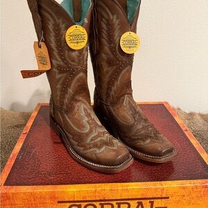 Women’s Corral Brown and Teal Western Boots size 8.5